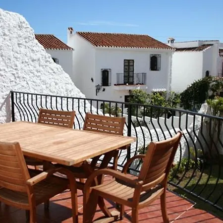 Hotell El Capistrano Sur 2*